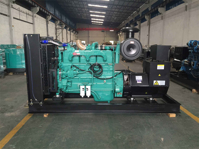 龙里柴油发电机组过载运行时降低转速有哪些注意事项？